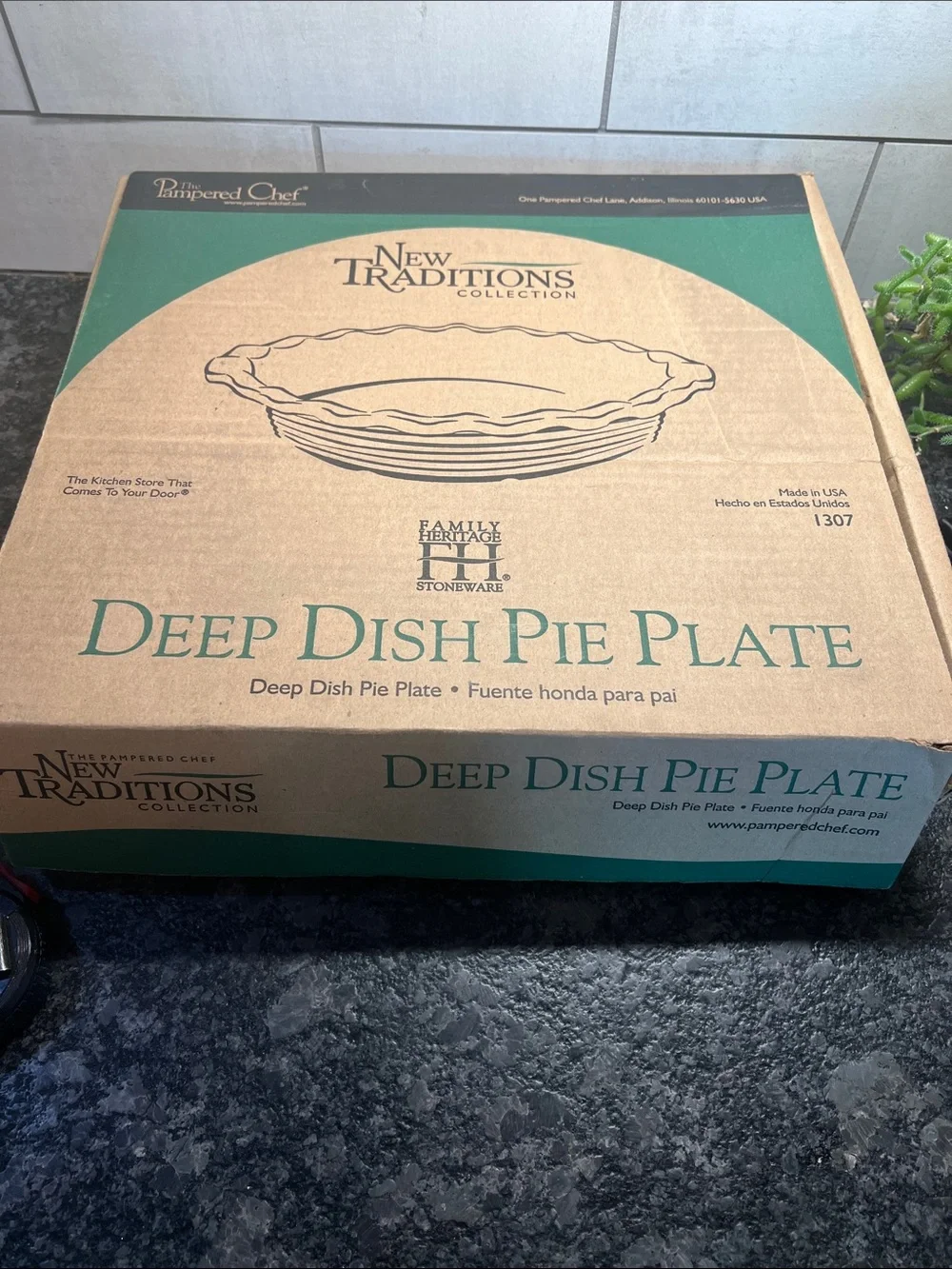10” BLUE Pie stoneware. Heritage Collection by The Pampered Chef NIB